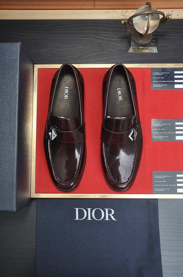 出厂价P Dior 水染牛皮内里 迪奥原版1:1高品质出厂，进口原版料，进口版原牛皮，水染牛皮内里，原版Tpu大底，码数:39-44 45定制