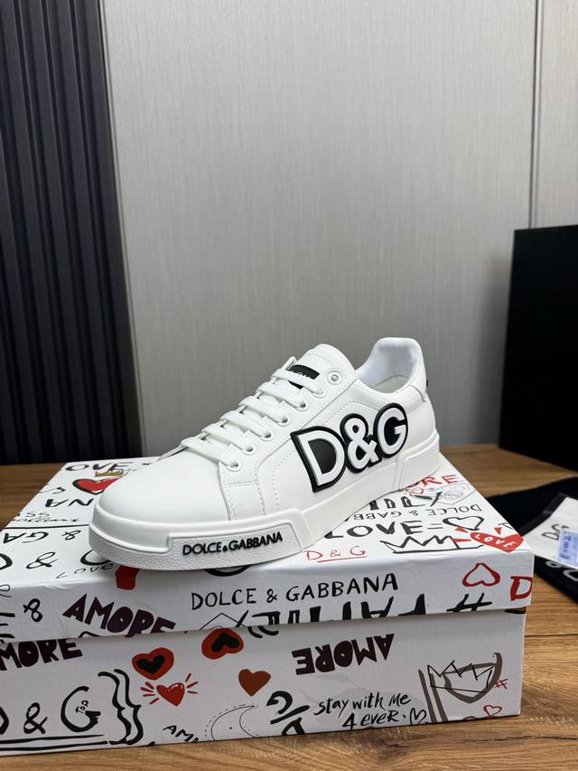 工厂P价 Dolce & Gabbana Dg 官网同步新款1时尚爆款:1独家开模鞋面进口牛皮，独有的品牌风格Logo鞋面羊皮垫脚原厂私模大底10-44 38.