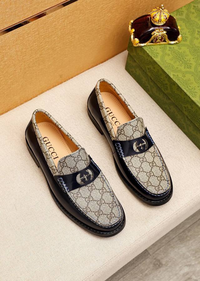 商品商标：Gucci 古驰 休闲皮鞋 正码码数: 38-44 45订制 商品材料：精选 进口头层开边珠牛皮鞋面+奢华五金扣，进口水染牛皮内里。强烈立体视觉效果，