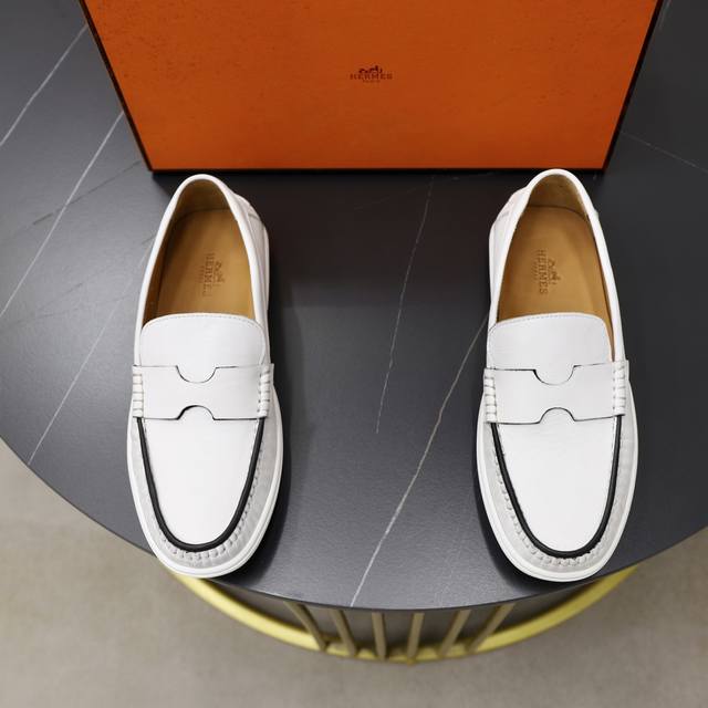 出厂价P 小牛内里 品牌：爱马仕HermèS 尺码：38-44 45、46可定制 等级： 专柜经典款 材料： 原版牛皮鞋面 水染牛皮内里 原版橡胶耐磨轻便柔软大