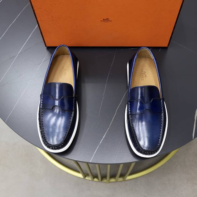 出厂价P 小牛内里 品牌：爱马仕HermèS 尺码：38-44 45、46可定制 等级： 专柜经典款 材料： 原版牛皮鞋面 水染牛皮内里 原版橡胶耐磨轻便柔软大