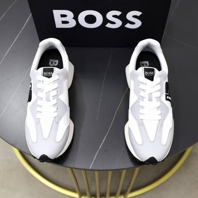 出厂价Pp： Boss男士休闲运动鞋，原版开模，鞋面采用意大利进口飞织网面拼接材质，上脚柔软舒适 原版Tpu发泡大底脚感柔软轻便！ Size：38-44 45订