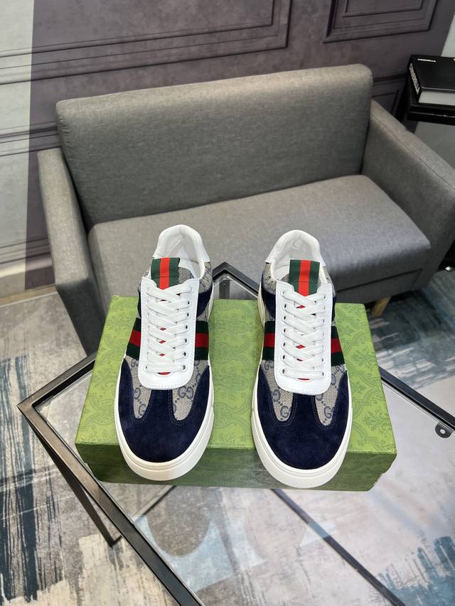Gucci古奇最新潮鞋休闲鞋实体店爆款，新品春夏季舒适进口定制原版牛皮，独特提花面料元素设计。搭配羊皮内里，原版底，细节决定品质、可随意进出专柜，欢迎对比、码数