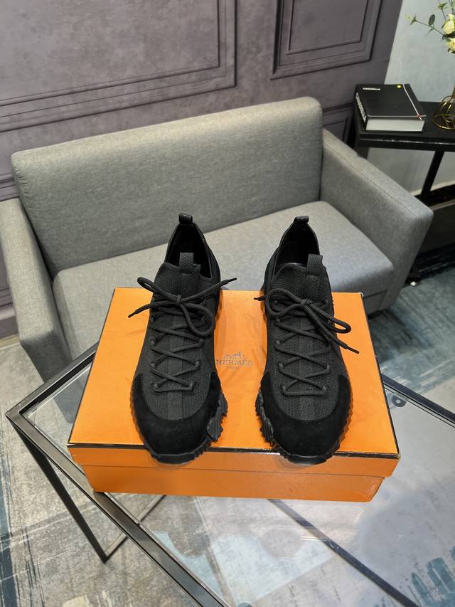 Hermes 爱玛仕 -高端品质 原单 -鞋面：牛皮反绒拼接设计 -内里：进口混种羊皮 -大底：Tpr发泡 橡胶：双色组合成型大底 -超高品控 做工精细：凸显