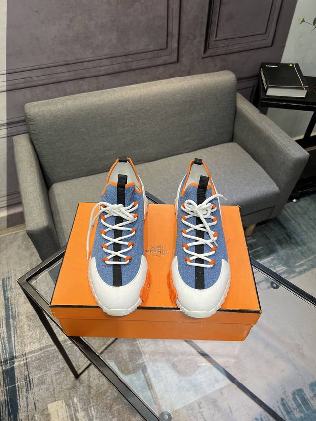 Hermes 爱玛仕 -高端品质 原单 -鞋面：牛皮反绒拼接设计 -内里：进口混种羊皮 -大底：Tpr发泡 橡胶：双色组合成型大底 -超高品控 做工精细：凸显