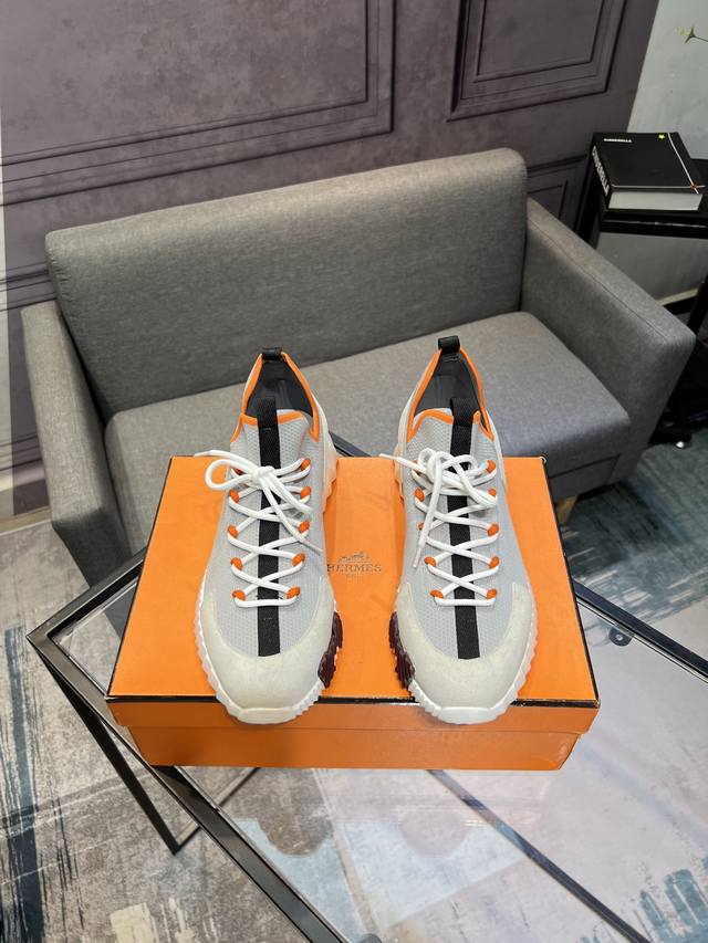 Hermes 爱玛仕 -高端品质 原单 -鞋面：牛皮反绒拼接设计 -内里：进口混种羊皮 -大底：Tpr发泡 橡胶：双色组合成型大底 -超高品控 做工精细：凸显
