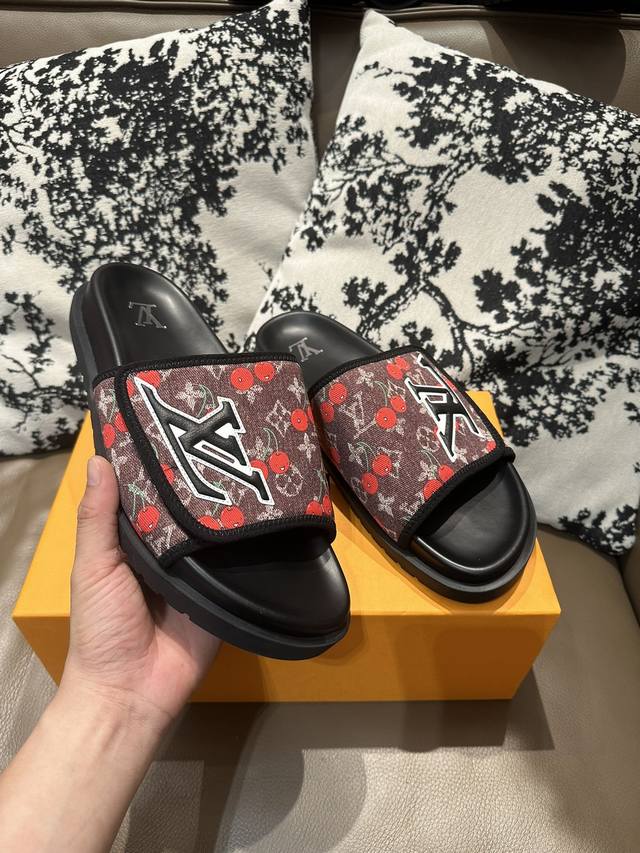 Lv 魔术贴 樱桃，牛皮面 羊皮里，36-46码