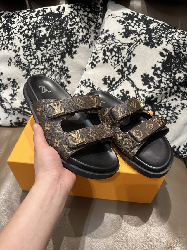 Lv 皮面双扣 新款式，牛皮面 羊皮里，36-46码
