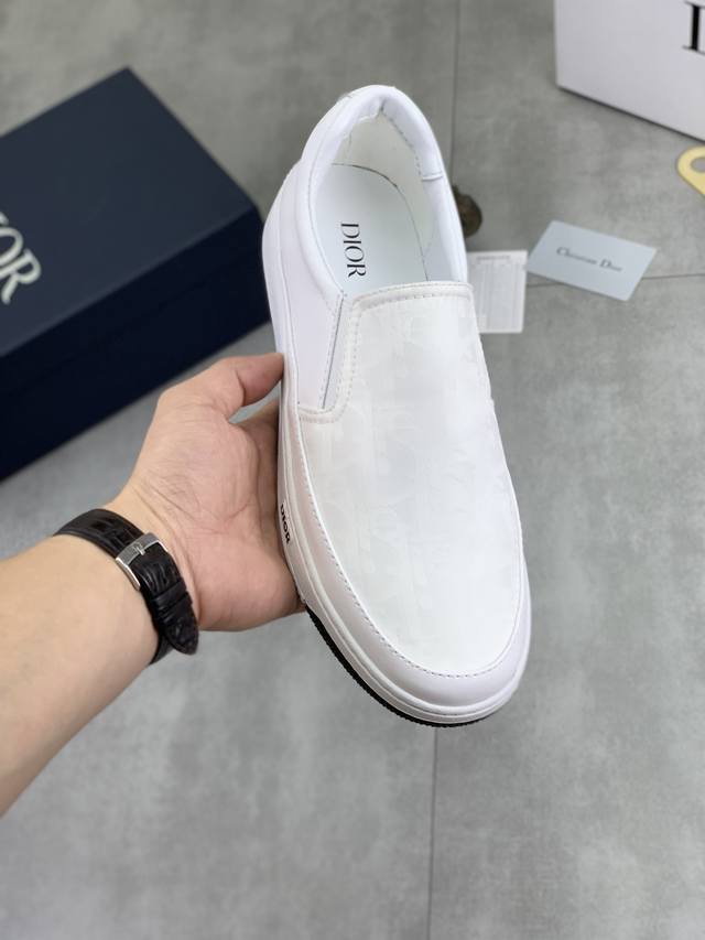 工厂P价P 实价 Dior 2025迪奥原版系带低帮男鞋 经典款休闲鞋本款是官方主打经典款，质量，原厂名师制作，采用优质牛皮配原版材料舒适透气网布內里猪皮鞋垫，