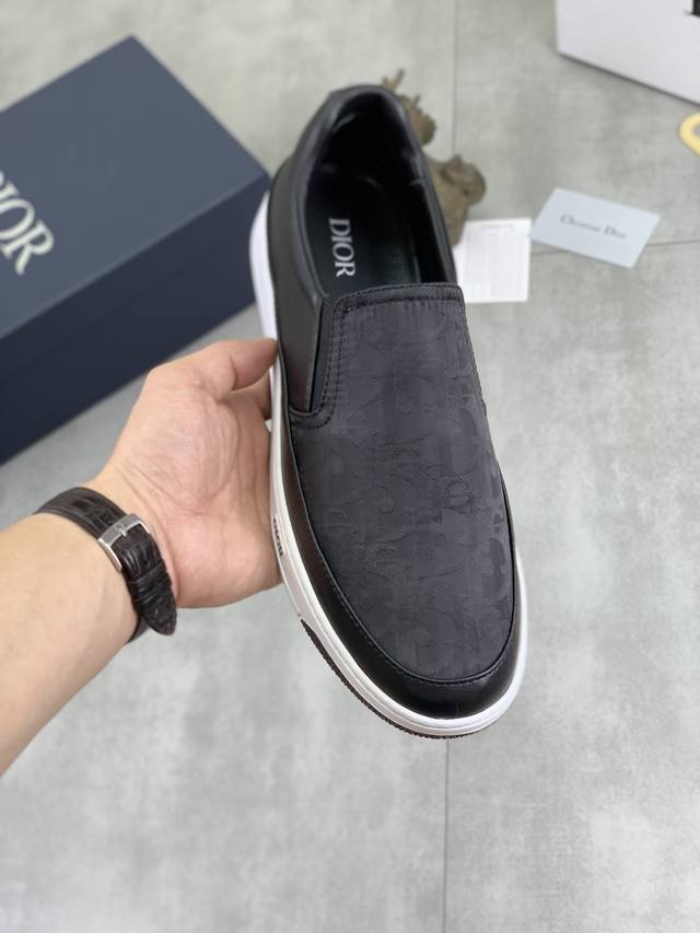 工厂P价P 实价 Dior 2025迪奥原版系带低帮男鞋 经典款休闲鞋本款是官方主打经典款，质量，原厂名师制作，采用优质牛皮配原版材料舒适透气网布內里猪皮鞋垫，