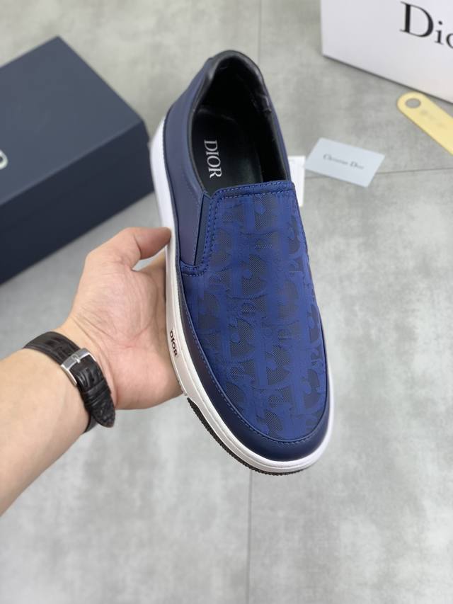 工厂P价P 实价 Dior 2025迪奥原版系带低帮男鞋 经典款休闲鞋本款是官方主打经典款，质量，原厂名师制作，采用优质牛皮配原版材料舒适透气网布內里猪皮鞋垫，