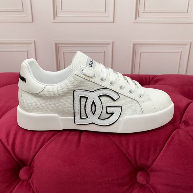 实价： 高端版本 高质量 品牌大底Dolce & Gabbana 2025新款 顶级版本 高端质量 独家精工定制上市 品牌字母工艺点缀绝美奢华闪耀 精湛的做工