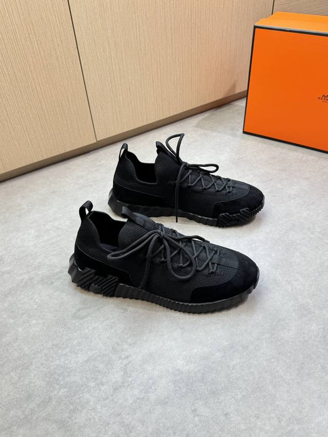 Hermes 爱马仕 -高端品质 原单休闲运动鞋 -鞋面：反绒小牛皮、品牌飞织 针织 布匹、鞋舌.后跟.品牌织带 -内里：垫脚；水染牛皮 -大底：超轻Tpu发泡