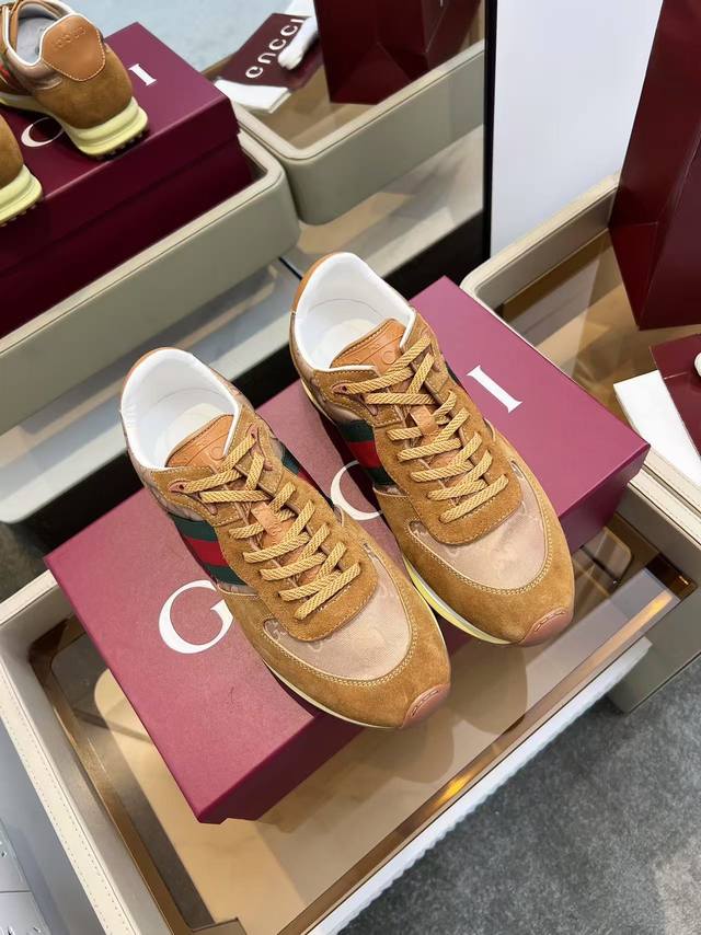 Gucci 古奇 男款 新款阿甘运动鞋 轻盈舒适又百搭，细节满满，彰显复古运动情怀 男码39-45