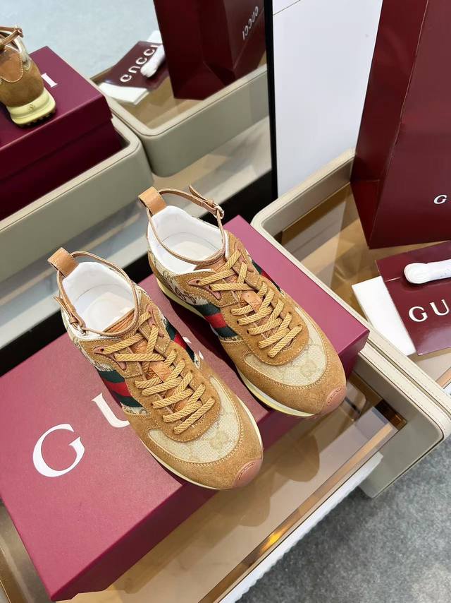 Gucci 古奇 女款 新款阿甘运动鞋 轻盈舒适又百搭，这款运动鞋可两穿，可拆卸可调节踝部绑带，非常新颖的设计，细节满满，彰显复古运动情怀 女码35 40 41