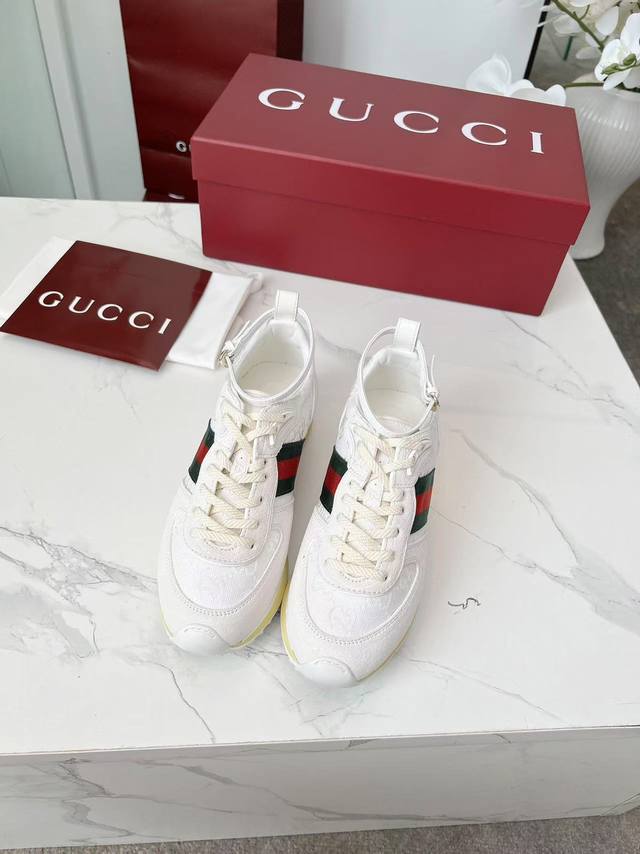 Gucci 古奇 女款 新款阿甘运动鞋 轻盈舒适又百搭，这款运动鞋可两穿，可拆卸可调节踝部绑带，非常新颖的设计，细节满满，彰显复古运动情怀 女码35 40 41