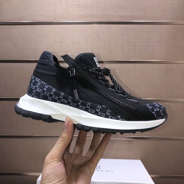 工厂P批 Givenchy.纪梵希 专柜同步发售鞋面：意大利进口品牌印花布匹 尽显奢华，透气网布内里加上双层组合，脚感舒适，鞋底：原厂特供橡胶发泡大底，轻便，舒