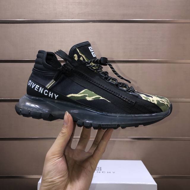 工厂P批 Givenchy.纪梵希 专柜同步发售鞋面：意大利进口品牌印花布匹 尽显奢华，透气网布内里加上双层组合，脚感舒适，鞋底：原厂特供橡胶发泡大底，轻便，舒
