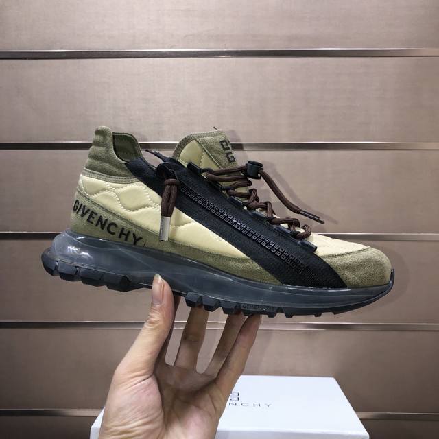 工厂P批 Givenchy.纪梵希 专柜同步发售鞋面：意大利进口品牌印花布匹 尽显奢华，透气网布内里加上双层组合，脚感舒适，鞋底：原厂特供橡胶发泡大底，轻便，舒