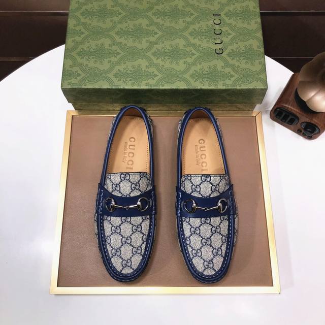 工厂P批 古奇 Gucci 高端牛里 新款Gucci* 古奇豆豆鞋！选用进口原版牛皮，内里头层舒适牛皮内里！原版耐磨橡胶大底！高品质精品！码数38-44！