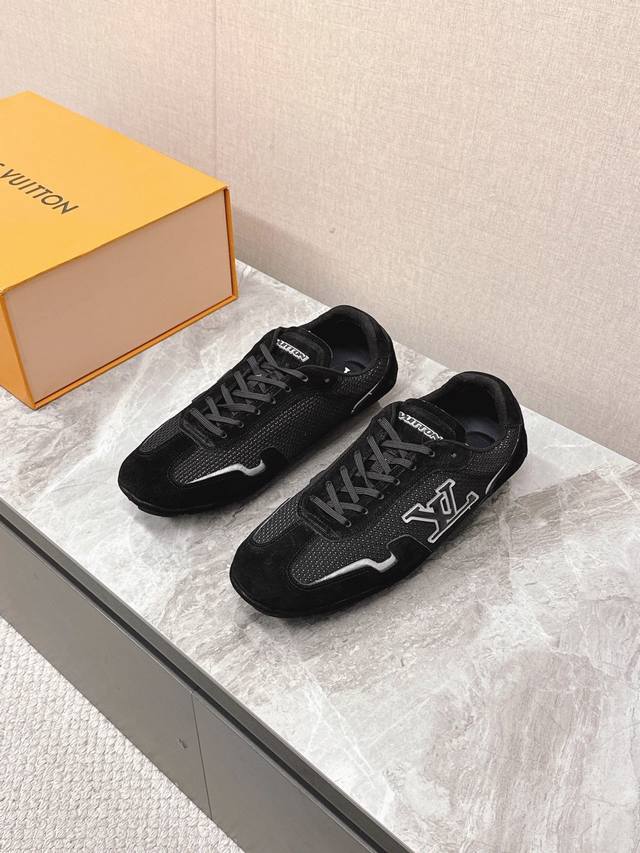 路易威登Lv Rally最新款休闲鞋 豆豆鞋 薄底鞋 超多明星时尚博主种草 经典Lv标识+复古廓形 百搭又高级 随便搭都出片超舒适脚感 鞋面手工高丝光制作拼接透