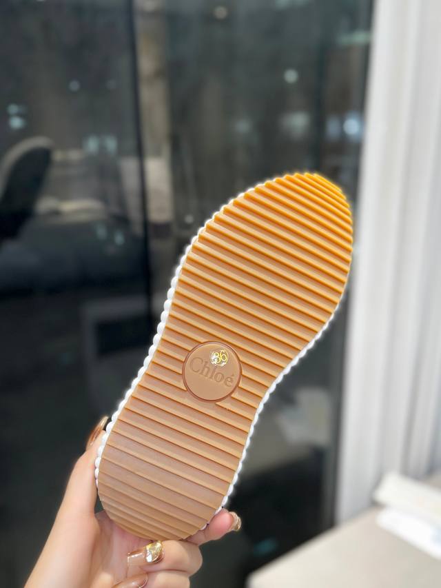 2630春夏Chloe 克洛伊Nama Sneaker彩虹系列运动鞋、容祖儿和孙怡宋茜明星同款、原材料是可再生物料制作、全手工缝马克线、肉眼可见皆是手工制造、环