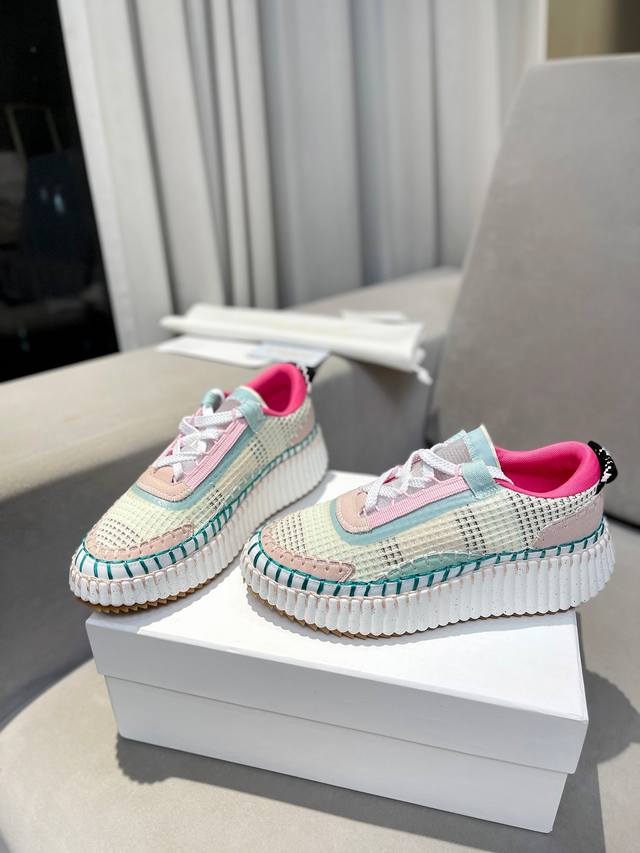 2630春夏Chloe 克洛伊Nama Sneaker彩虹系列运动鞋、容祖儿和孙怡宋茜明星同款、原材料是可再生物料制作、全手工缝马克线、肉眼可见皆是手工制造、环