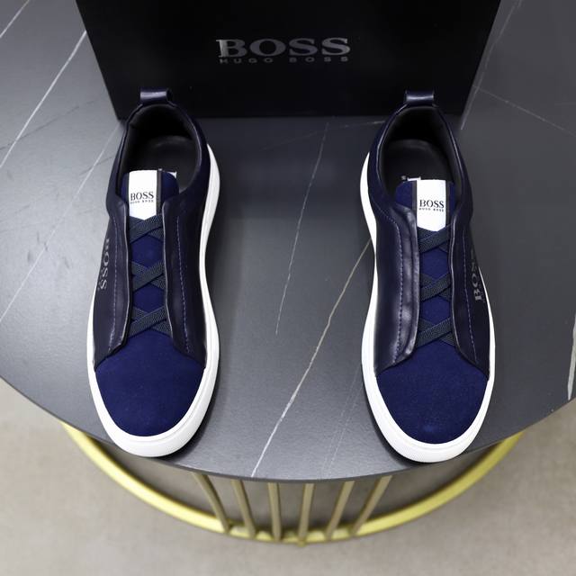出厂价Pp： 品牌：Boss 标准码：38-44 45订做 等级：官网同款 材料：原版材料拼接 舒适透气内里 轻便耐磨运动大底 款式类别：男士时尚休闲鞋 跑步