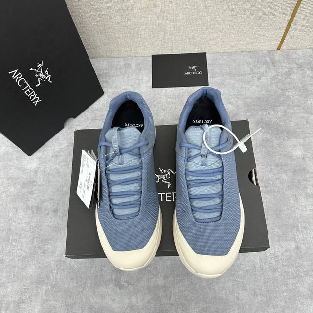 始祖*鸟 Arc'teryx 新品发布 Kopec Gtx 新款男士户外徒步跑鞋 这款运动鞋专为野外跑步和快速攀爬而设计，设计新颖，抓地平稳。采用防水高科技织物