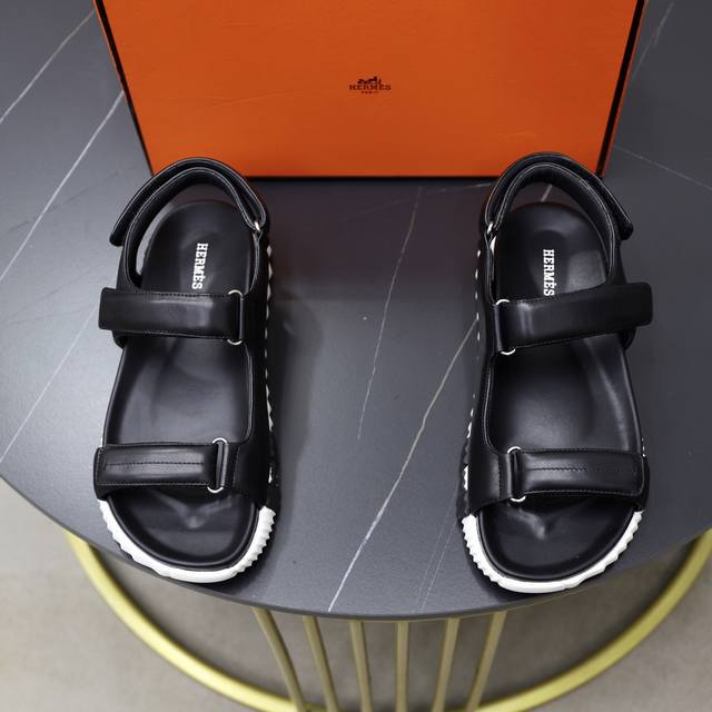 出厂价Pp： 牛皮面牛皮内里 Hem＊ 爱马仕 高品质，顶尖工艺品 情侣款真皮拖鞋 正码：35-45码 同步发售！货！顶级手工艺 原版小牛皮 超强质感、手感 ，