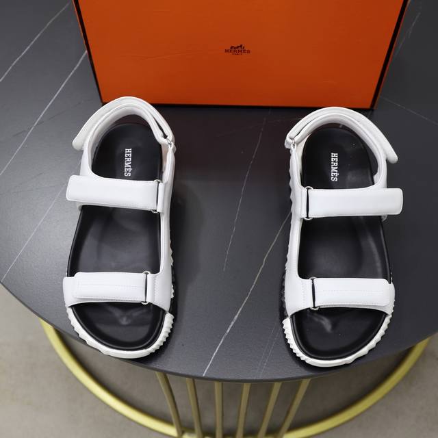 出厂价Pp： 牛皮面牛皮内里 Hem＊ 爱马仕 高品质，顶尖工艺品 情侣款真皮拖鞋 正码：35-45码 同步发售！货！顶级手工艺 原版小牛皮 超强质感、手感 ，