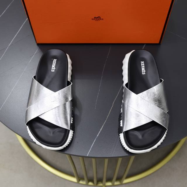 出厂价Pp： 牛皮面牛皮内里 Hem＊ 爱马仕 高品质，顶尖工艺品 情侣款真皮拖鞋 正码：35-45码 同步发售！货！顶级手工艺 原版小牛皮 超强质感、手感 ，