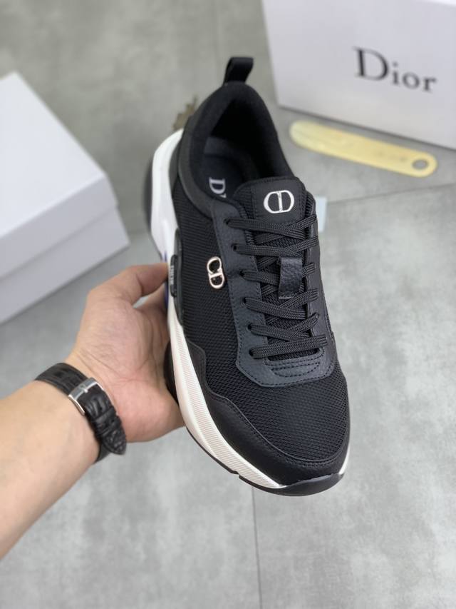 工厂P价P 实价 Dior 2025迪奥原版系带低帮男鞋 经典款休闲鞋本款是官方主打经典款，质量，原厂名师制作，采用优质牛皮配原版材料舒适透气网布內里猪皮鞋垫，
