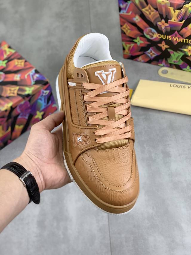 工厂P价P 实价 Louis Vuitton 原单 新款Lv路易威登 * Lv经典潮鞋！选用进口原版牛皮 水染牛皮内里.最新款原版耐磨橡胶组合大底！高品质精品！