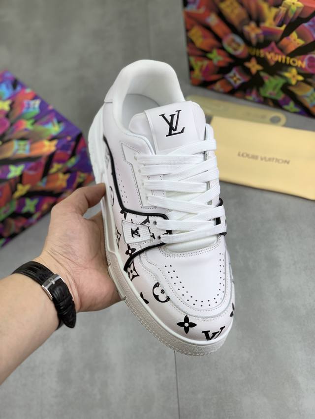 工厂P价P 实价 Louis Vuitton 原单 新款Lv路易威登 * Lv经典潮鞋！选用进口原版牛皮 水染牛皮内里.最新款原版耐磨橡胶组合大底！高品质精品！