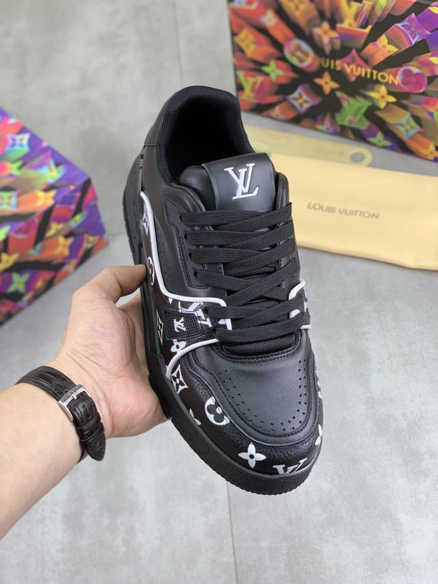 工厂P价P 实价 Louis Vuitton 原单 新款Lv路易威登 * Lv经典潮鞋！选用进口原版牛皮 水染牛皮内里.最新款原版耐磨橡胶组合大底！高品质精品！