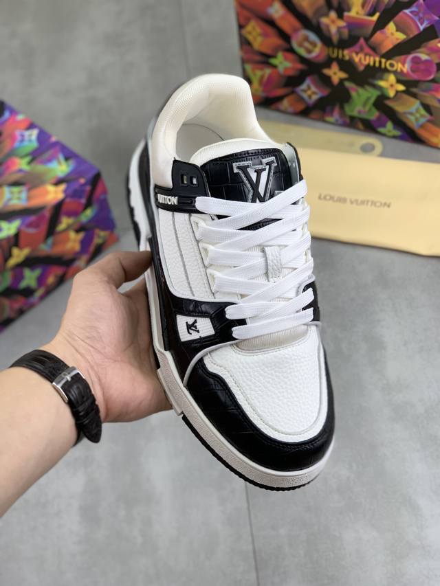 工厂P价P 实价 Louis Vuitton 原单 新款Lv路易威登 * Lv经典潮鞋！选用进口原版牛皮 水染牛皮内里.最新款原版耐磨橡胶组合大底！高品质精品！
