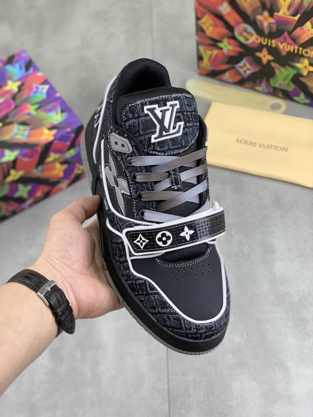 工厂P价P 实价 Louis Vuitton 原单 新款Lv路易威登 * Lv经典潮鞋！选用进口原版牛皮 水染牛皮内里.最新款原版耐磨橡胶组合大底！高品质精品！