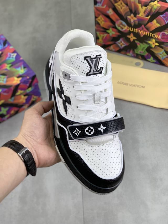 工厂P价P 实价 Louis Vuitton 原单 新款Lv路易威登 * Lv经典潮鞋！选用进口原版牛皮 水染牛皮内里.最新款原版耐磨橡胶组合大底！高品质精品！