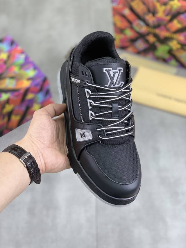 工厂P价P 实价 最新款颜色 高版本2025Louis*Vuitto* Lv Traine 走秀款Trainer 大底和面料私模 绝对下血本费心思的一款鞋子 自