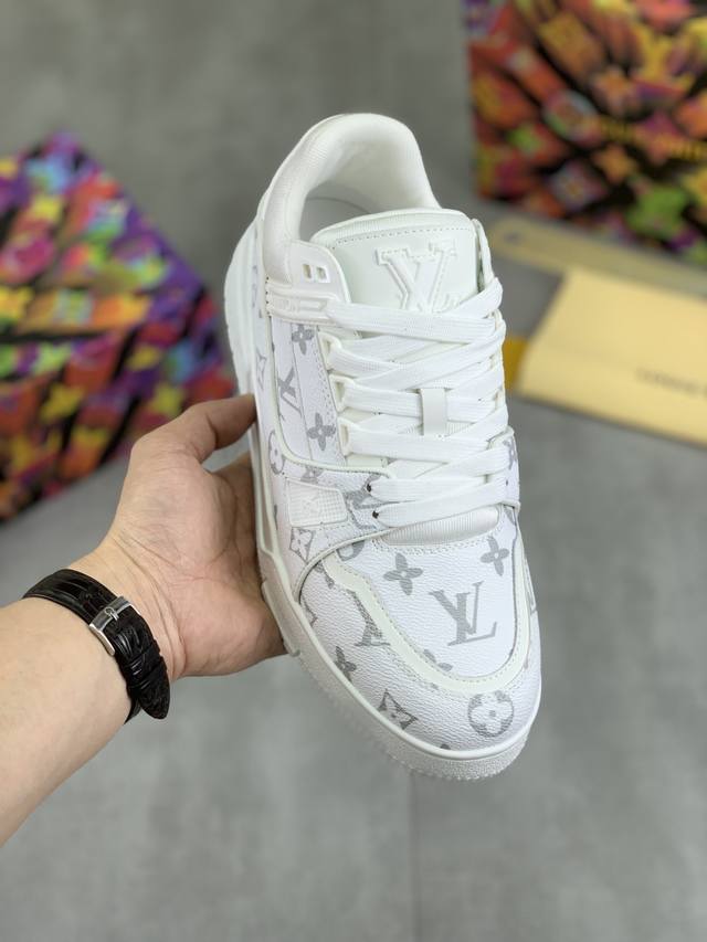 工厂P价P 实价 最新款颜色 高版本2025Louis*Vuitto* Lv Traine 走秀款Trainer 大底和面料私模 绝对下血本费心思的一款鞋子 自