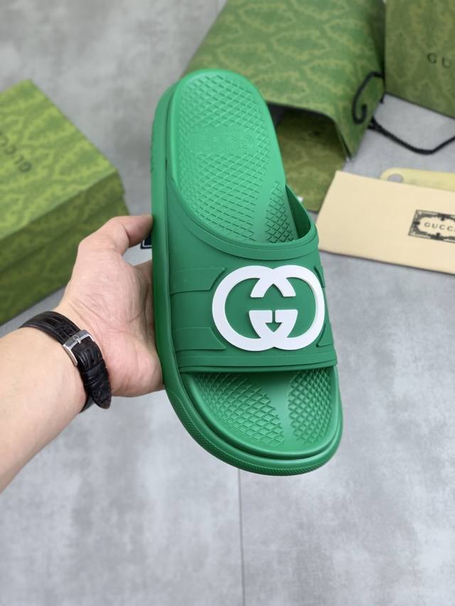 工厂P价P 实价 高版本 Gucci 古奇蛇年新款休闲拖鞋，原版官网、完美做工 透射出一种尊贵奢华，于古奇高端超凡工艺中升华其奢侈定义。原版古奇双G组合大底，码