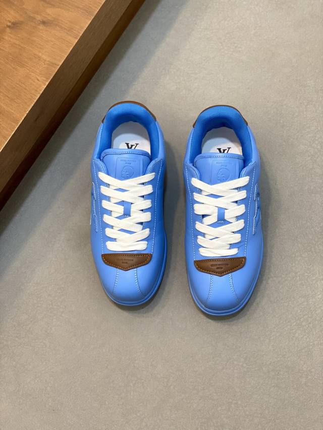 Louis Vuitton 路易威登 高端品质 原单休闲运动鞋 鞋面：纳帕小牛皮.彩印品牌图腾、鞋身车缝品牌模块、鞋头.鞋舌.后跟；空压品牌Logo 内里：品牌
