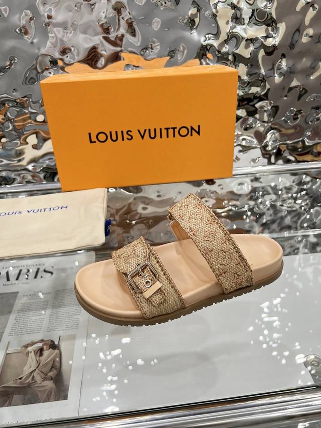 实价不让利 ！Louis Vuitton路易威登春夏新款拖鞋火爆上市，1:1高级定制，秒杀一切仿品，原版开模Logo装饰，既时尚又美观，面料:刺绣，内里羊皮，精