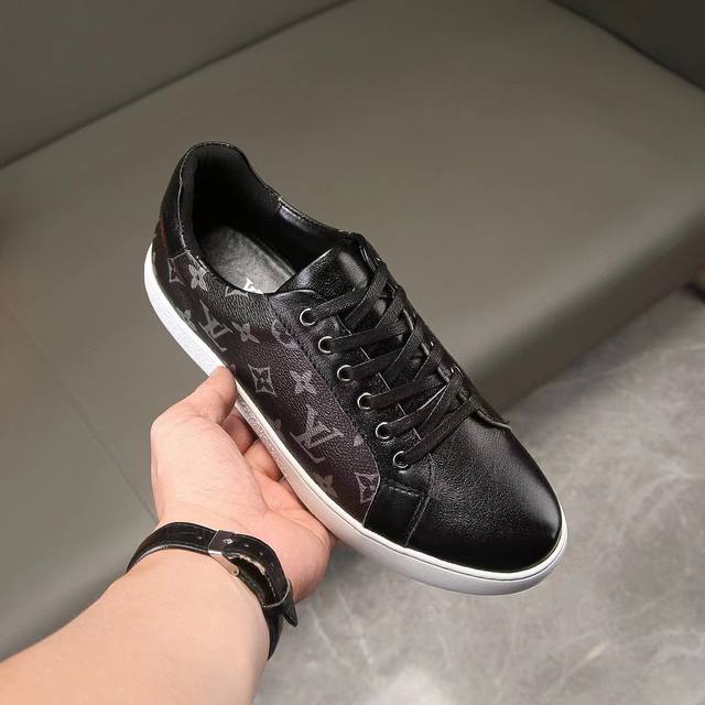 实 ，品牌Louis Vuitton，Lv专注高端，官网新款男士休闲，驾车鞋专柜爆款顶级原单品质，真材实料，只卖懂货的你，原单南非进口头层牛皮 ， 头层羊皮里，