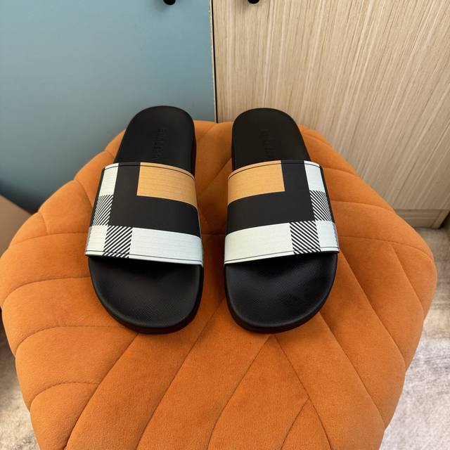 工厂P价 B家* 新款原版1:1 Size:女36-41男38-46 巴宝莉.经典拖鞋，高端精品，原版材质，精细做工，休闲宽松舒适型，夏季必入款