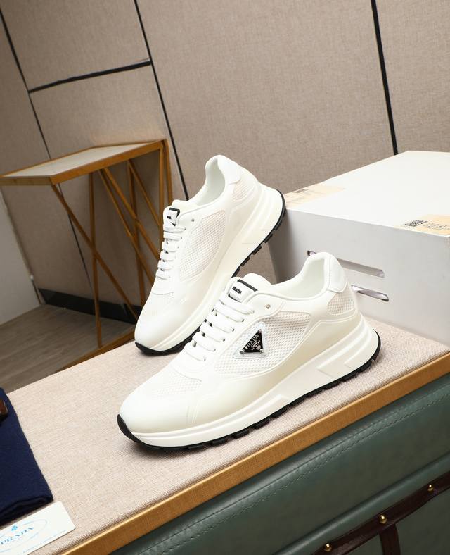 出厂价P Prada 普拉达 -高端品质 原单 -鞋面：丝绸小牛皮、品牌帆布布匹、品牌金属扣件 -内里：网布，垫脚; 顶级牛皮 -大底：超轻Tpu发泡; 成型大