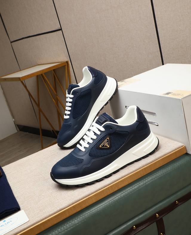 出厂价P Prada 普拉达 -高端品质 原单 -鞋面：丝绸小牛皮、品牌帆布布匹、品牌金属扣件 -内里：网布，垫脚; 顶级牛皮 -大底：超轻Tpu发泡; 成型大