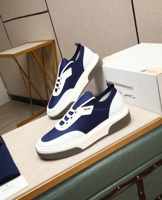 出厂价P Prada 普拉达 -高端品质 原单 -鞋面：丝绸小牛皮、品牌帆布布匹、品牌金属扣件 -内里：网布，垫脚; 顶级牛皮 -大底：超轻Tpu发泡; 成型大