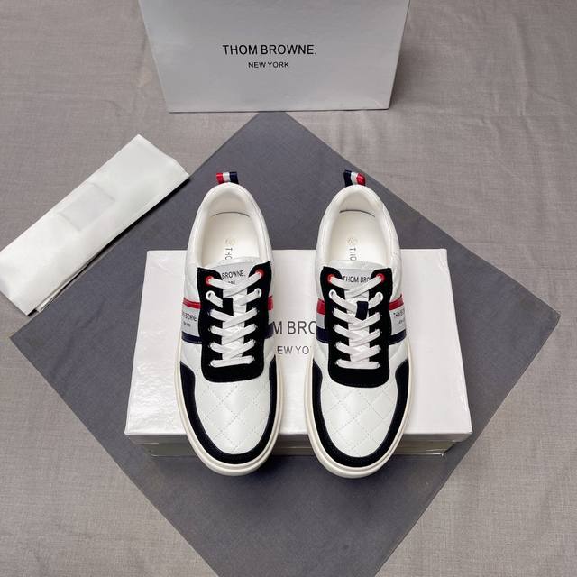 Thombrowne 汤姆布朗官网步同更新 、最新男士休闲鞋，意大利进口头层牛皮+牛皮内里，橡胶耐磨大底，精线美条、没过有多修饰，欧美风格、上舒脚服上挡次、可选